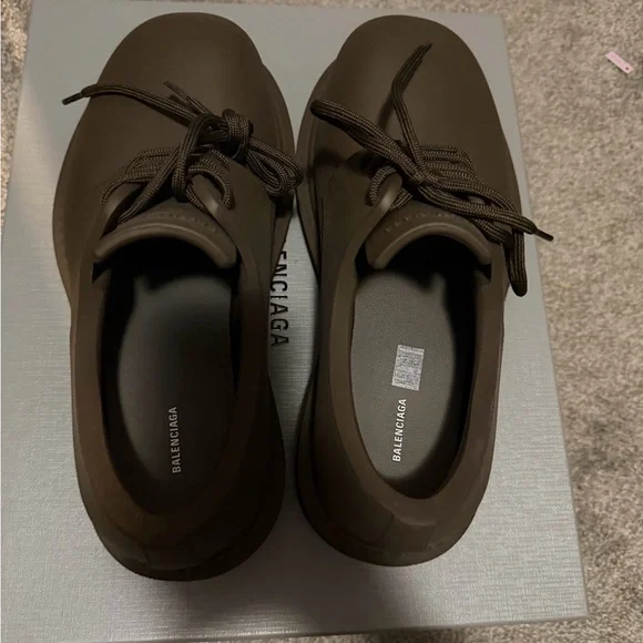 Balenciaga Men's Taupe Oxfords - Picture 8 of 11